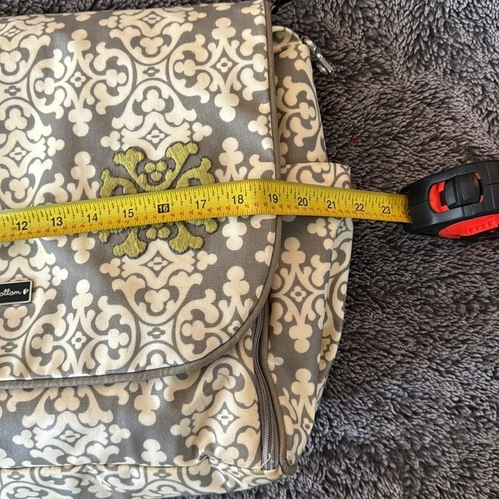 PETUNIA PICKLE BOTTOM Messenger Convertible Diaper Bag